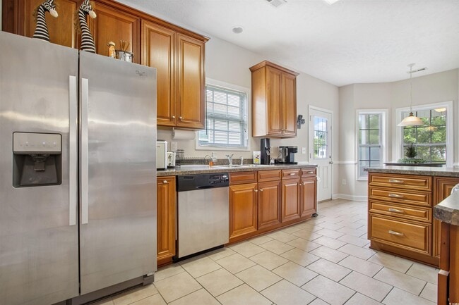 Building Photo - 1102 University Forest Dr