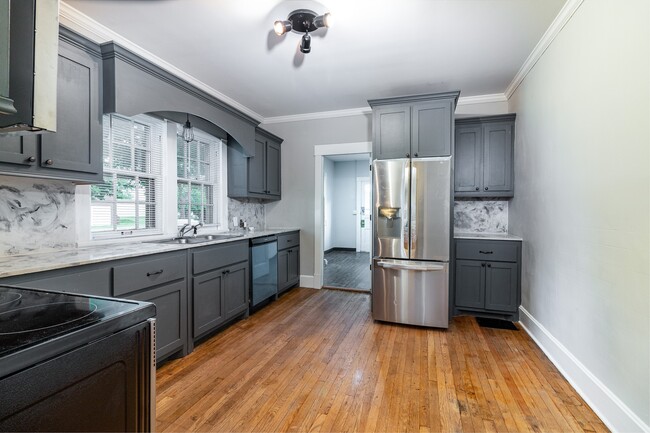 Photo - 704 N Military Ave