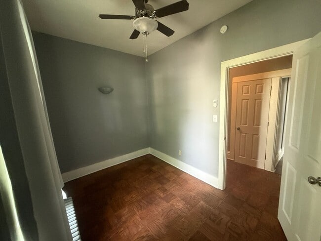 Photo - 2 bedroom available for a move right away! Unidad 1135 Summit Street LOWER