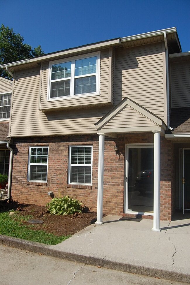 Photo - 113 Templeton Rd Townhome
