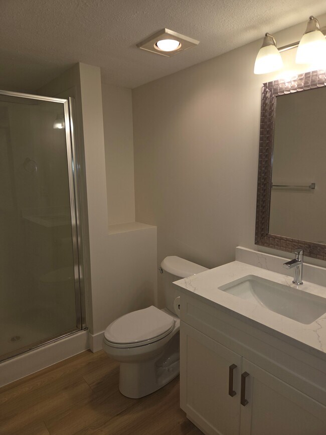 Photo - 32085-32085 George Ferguson Way