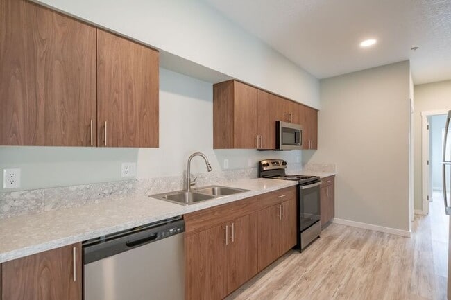 Photo - 13001 S Crompton Lane Unidad 312