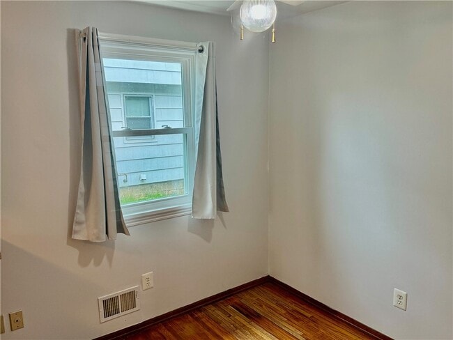 Photo - 214 E Spruce St