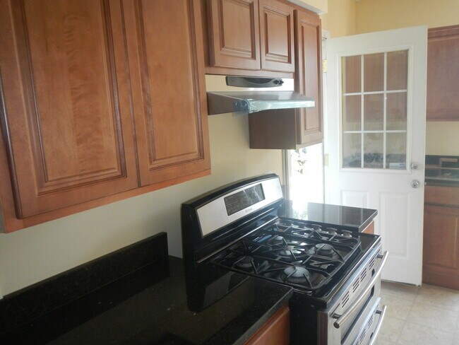 Photo - Bright & Comfortable Waltherson Townhouse