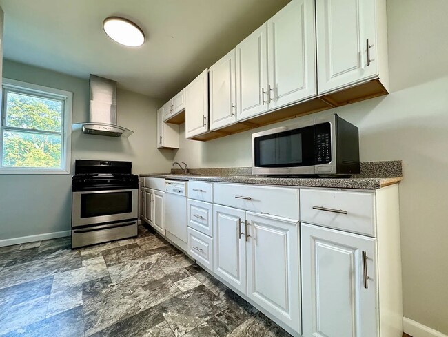 Building Photo - 518-520 W 5th St Unit 2