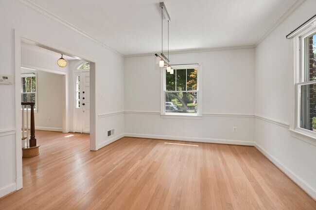 Photo - 4505 Alton Pl NW
