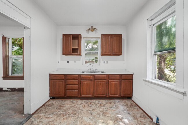 Photo - 1908 N Union St