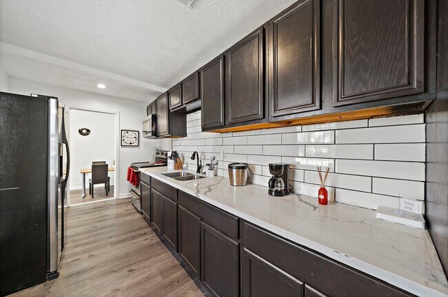 Photo - 5107 Dickens Rd