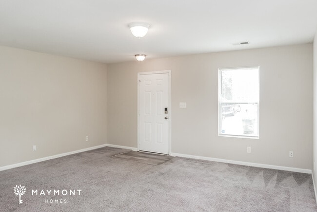 Photo - 130 Dormont Dr NE