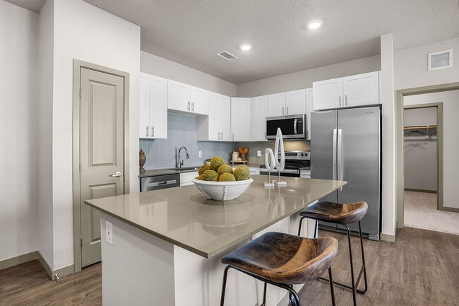 KITCHEN | Valley View Apartments - Valley View