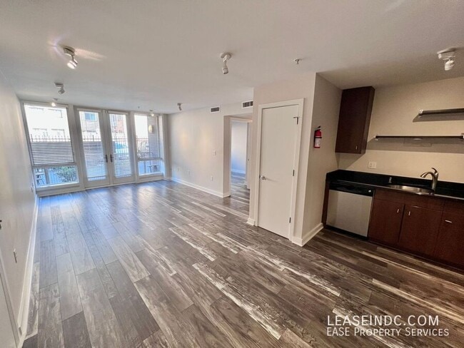 Photo - 1423 Newton St NW Unidad #103