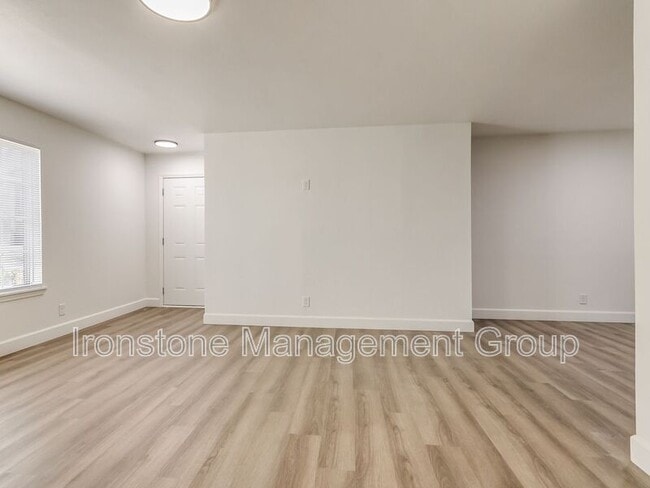 Photo - 4523 E 31st St