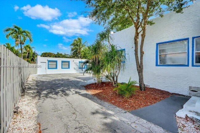 Photo - 505 SE 20th St Unit 1