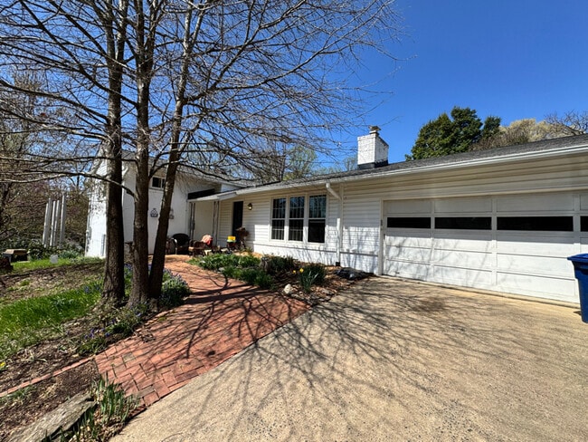 Building Photo - 3452 Quaker Ct Rental