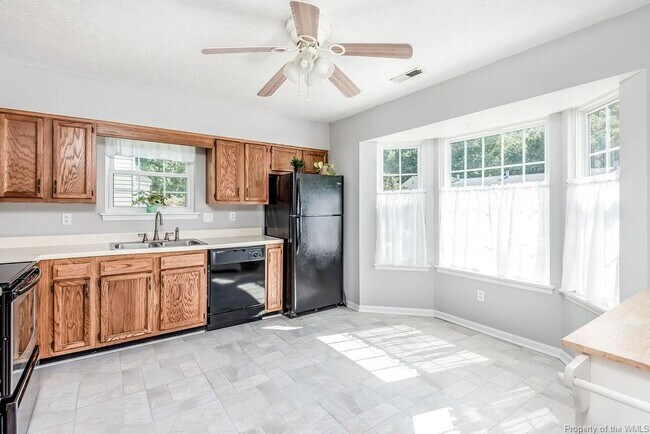 Photo - 1649 Skiffes Creek Cir