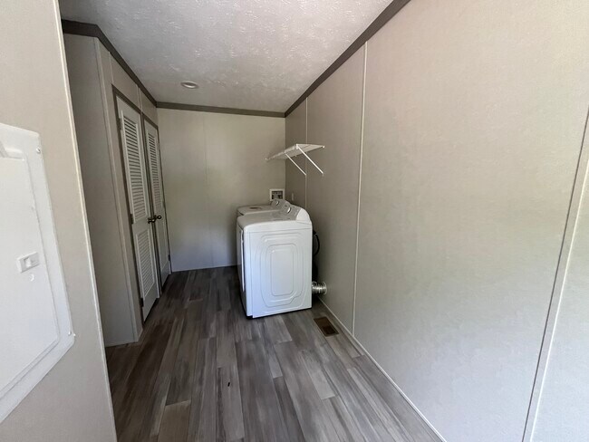 Photo - 3930 Auburn Ln House