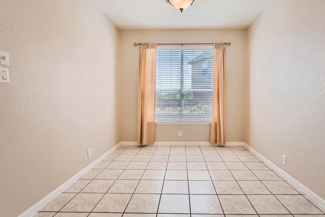 Photo - 806 Cielo Way