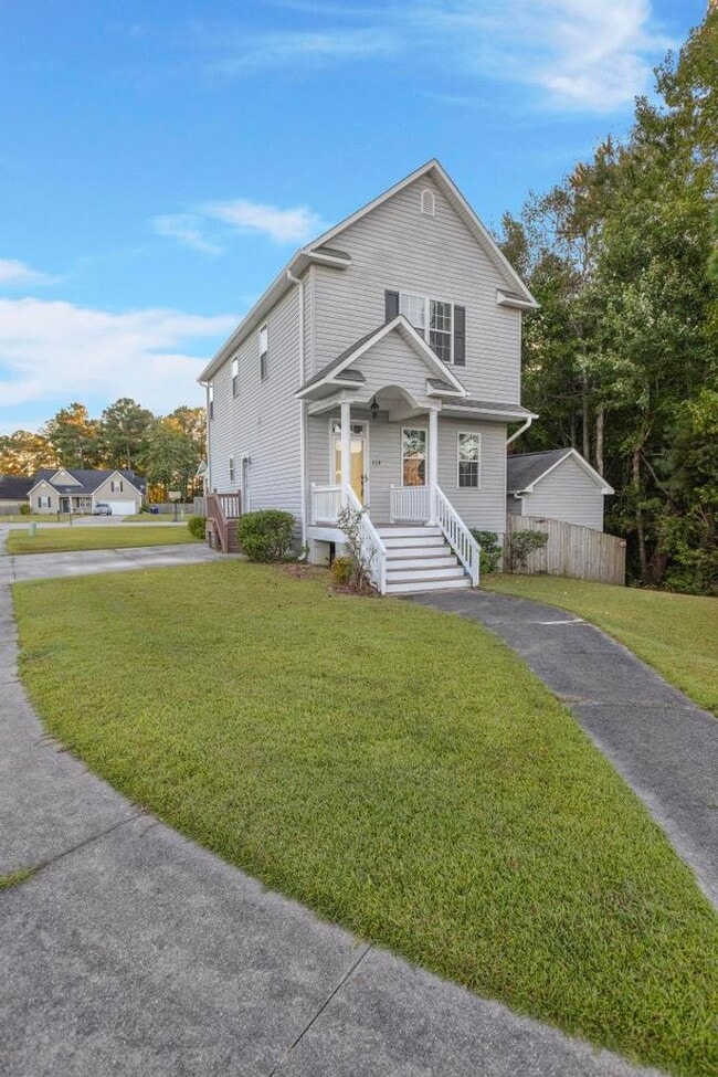 Photo - Adorable Dollhouse Home! Corner Lot!