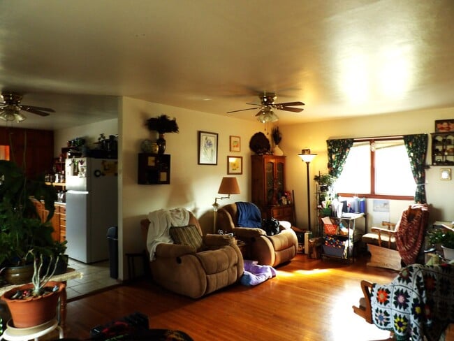 Photo - Room for Rent $600/month plus utilities