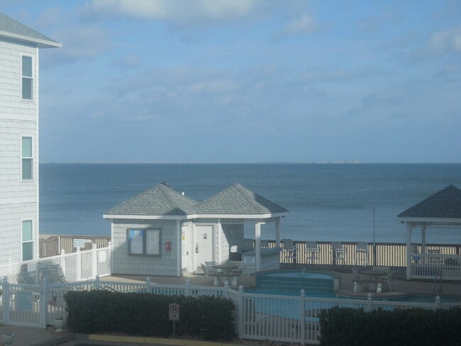 Building Photo - 2312 Beach Haven Dr Unit 203