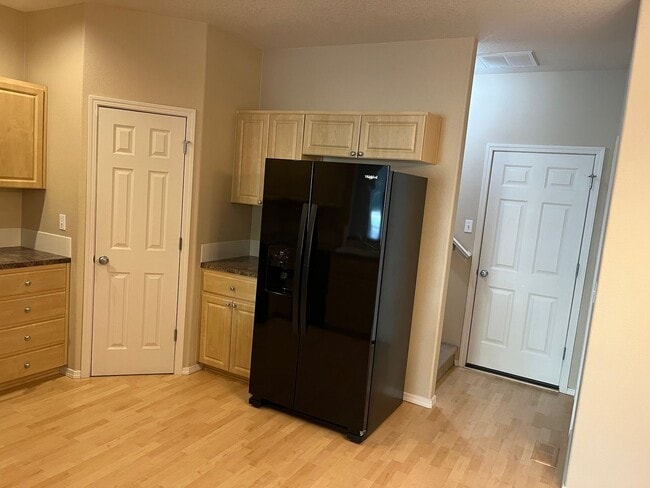 Photo - Lovely 2 Bed, 2.5 Bath home in Beaverton's Arbor Station Neighborhood, NEW PAINT .