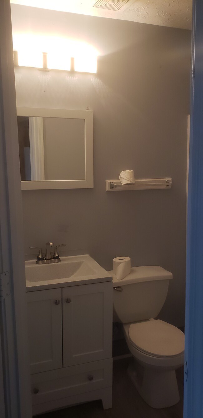 Photo - 500 Rosehip Ln Unit A