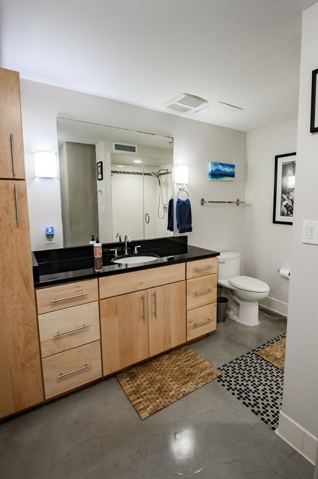 Photo - 800 Brazos St