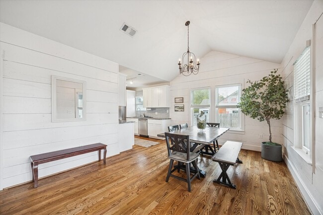 Photo - 4605 Fisk St