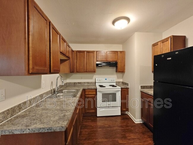 Photo - 2228 Betsy Dr