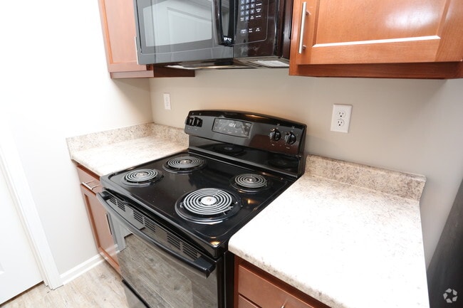 3BR, 2BA - 1,185 SF - Kitchen