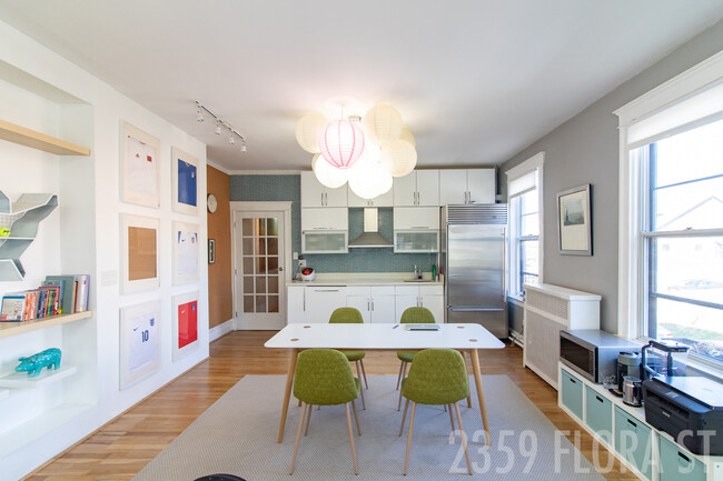 dining room - 2359 Flora St Unit 2