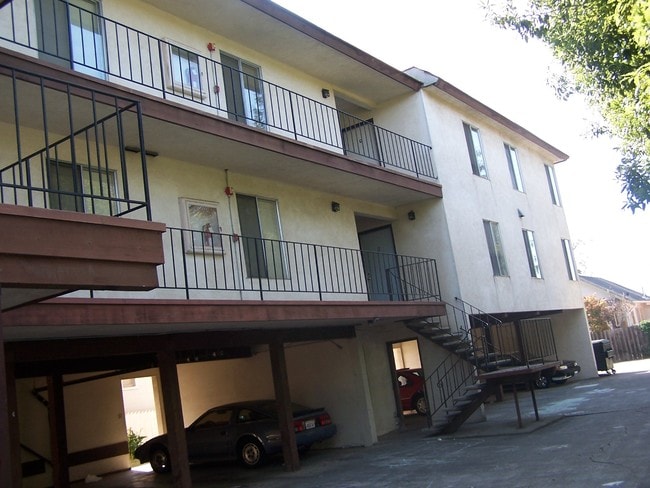 Photo - 132 Dutton Ave