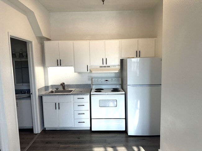 Photo - Elks Apartments