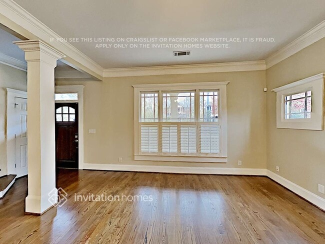 Photo - 2350 Bouldercliff Way SE