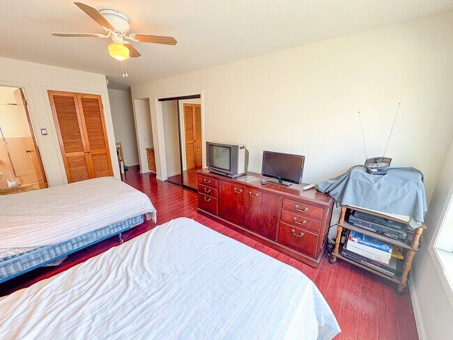 Photo - 639 Broadway Unidad 2