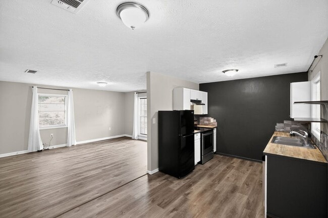 Photo - 1351 Eason St NW