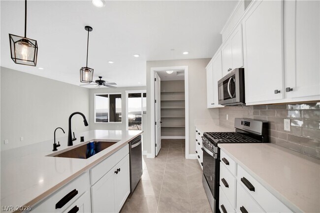 Photo - 36 Stone Blf Ln