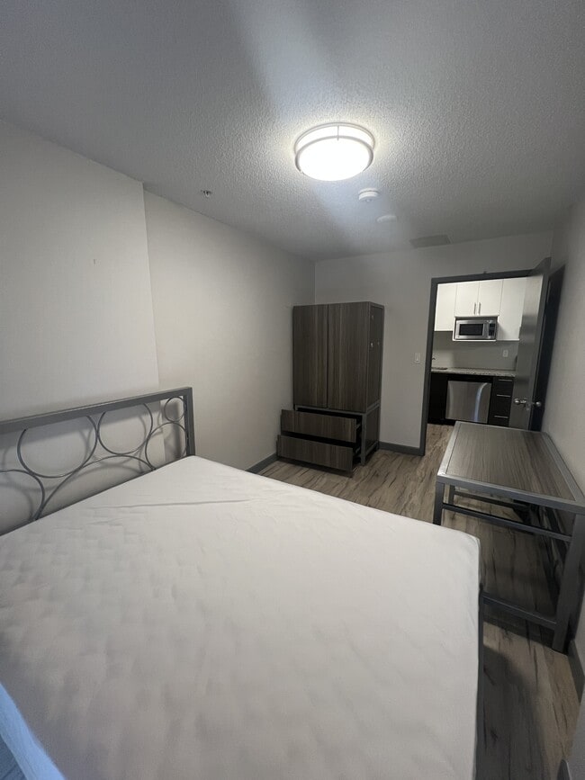 Photo - 258A-258A Sunview St