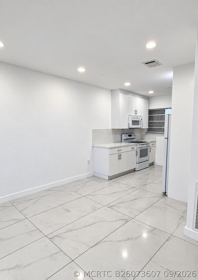 15741 NW 38th Pl