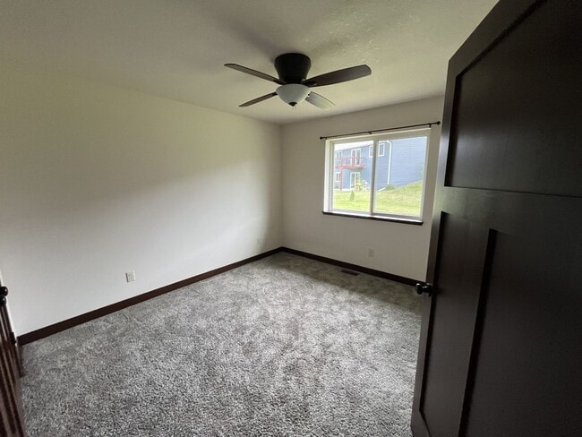 Photo - 4948 Waylon St