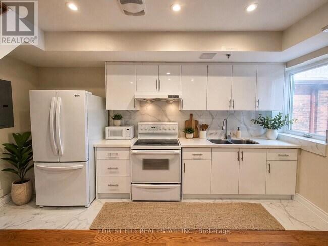 Photo - 757 Ossington Ave