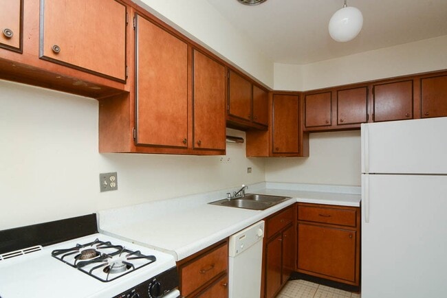 Photo - 675 W Wrightwood Ave Unit 115