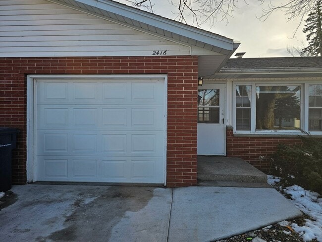 Photo - '011 Unidad 2416