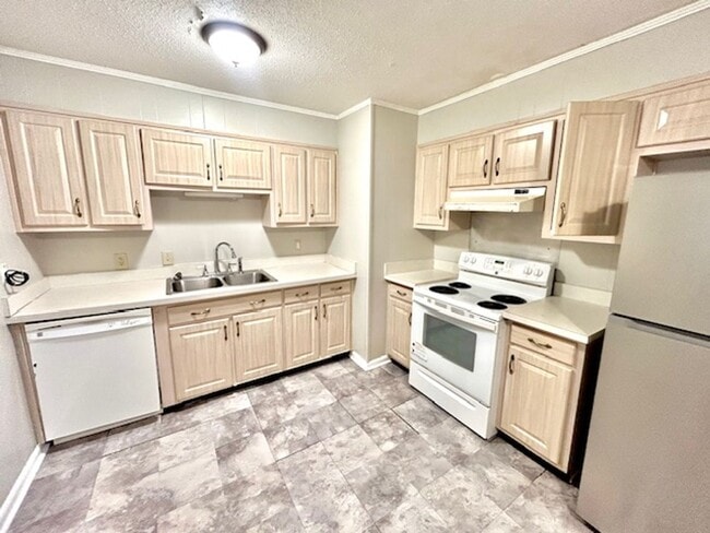 Photo - 3305 E Tucker Dr NW