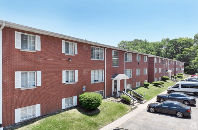 60 - ADDISON APARTMENTS