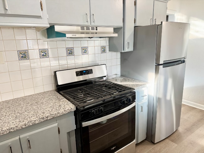 Photo - 2840 Belden St