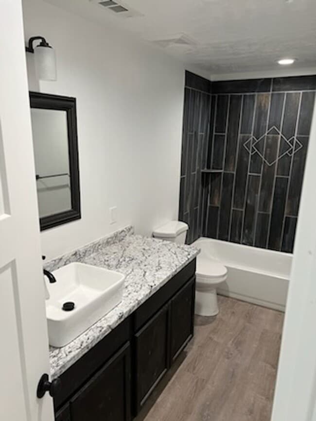 Photo - 780 N Lauritzen St