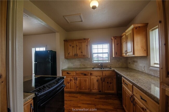 Photo - 9852 FM1179