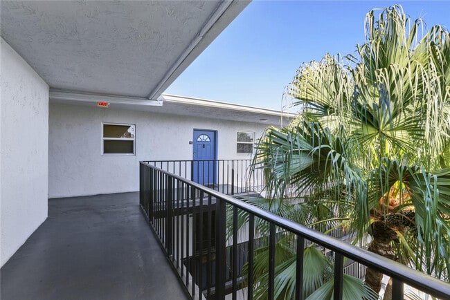 Photo - 2800 Somerset Dr Unit 418j
