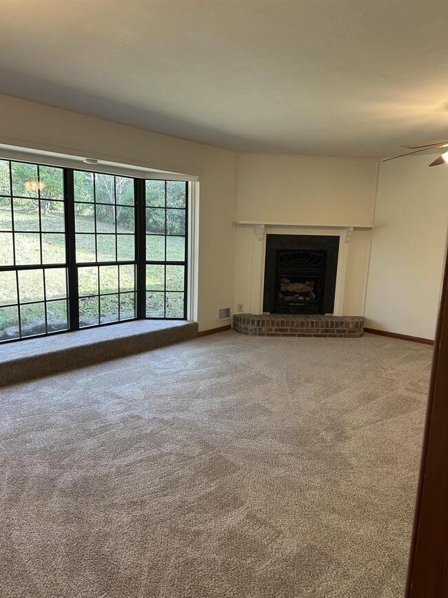 Photo - 1406 Devils Dip